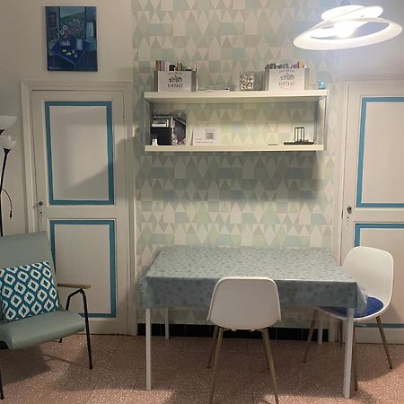 Welcome In The Cozy Blue Nest Pedestrian 芒通 外观 照片